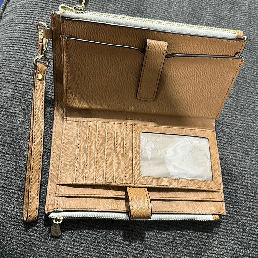 Michael Kors wristlet